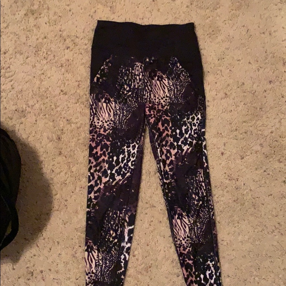Animal print leggings
